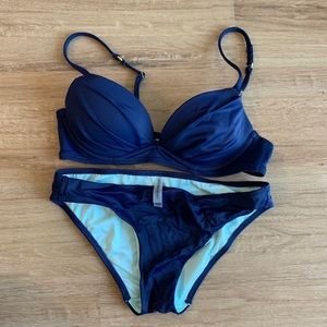 Victoria’s Secret bikini in navy